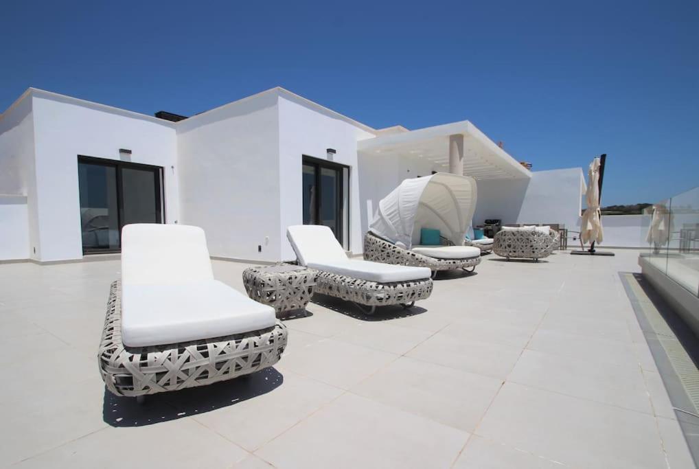 Luxurious Penthouse With Huge Panoramic Terrace Διαμέρισμα San Roque  Εξωτερικό φωτογραφία