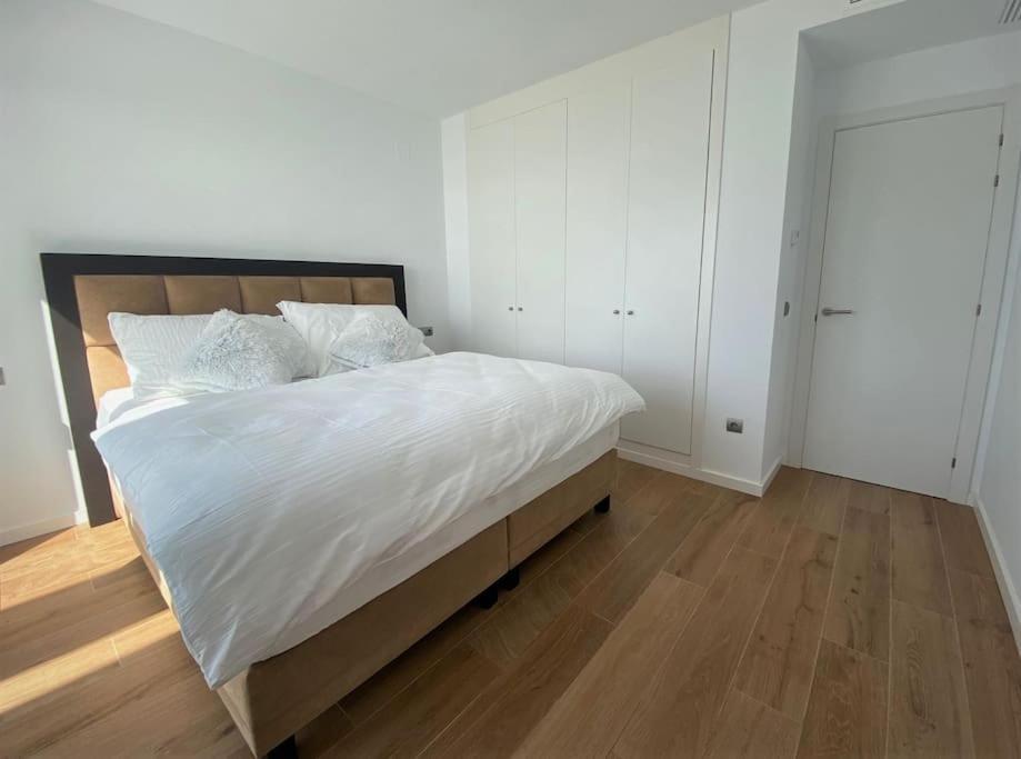 Luxurious Penthouse With Huge Panoramic Terrace Διαμέρισμα San Roque  Εξωτερικό φωτογραφία
